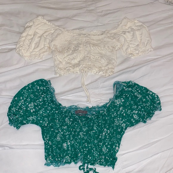 URBAN OUTFITTERS CROP TOPS - Picture 1 of 3